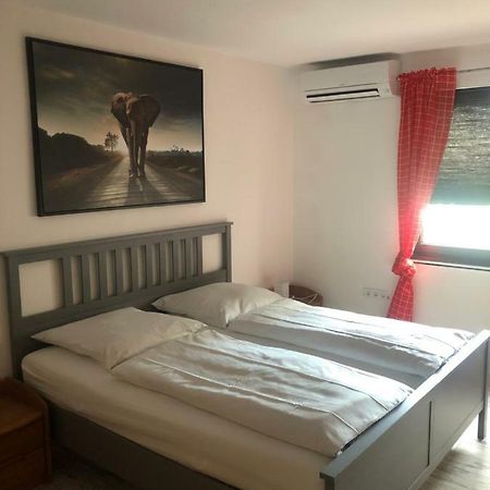Wohnen Auf Zeit Apartamento Duisburgo Exterior foto